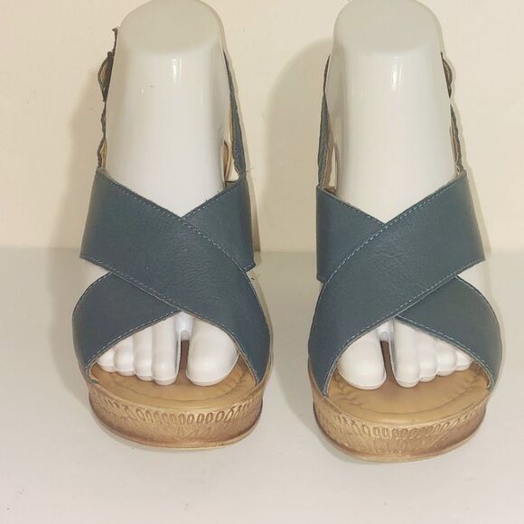 Bella Vita Women's Leather Teal Blue Wedge Sandals Size 6W EUC - Picture 4 of 11